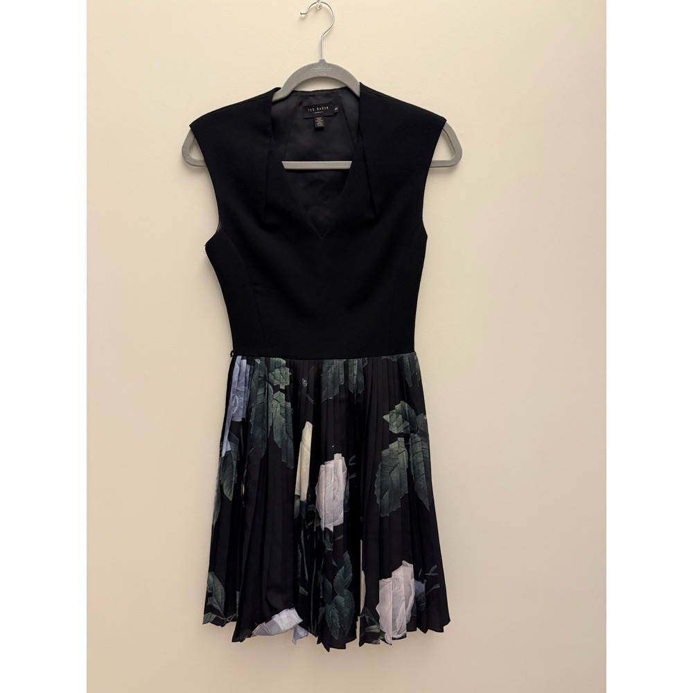 Ted Baker Pleated Skirted Floral Black Dress Cap Sleeve Sz 0 Fit & Flare‎